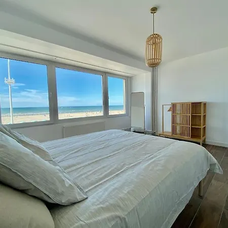 Face A La Mer: Bel Panoramique Appartement Dunkirk